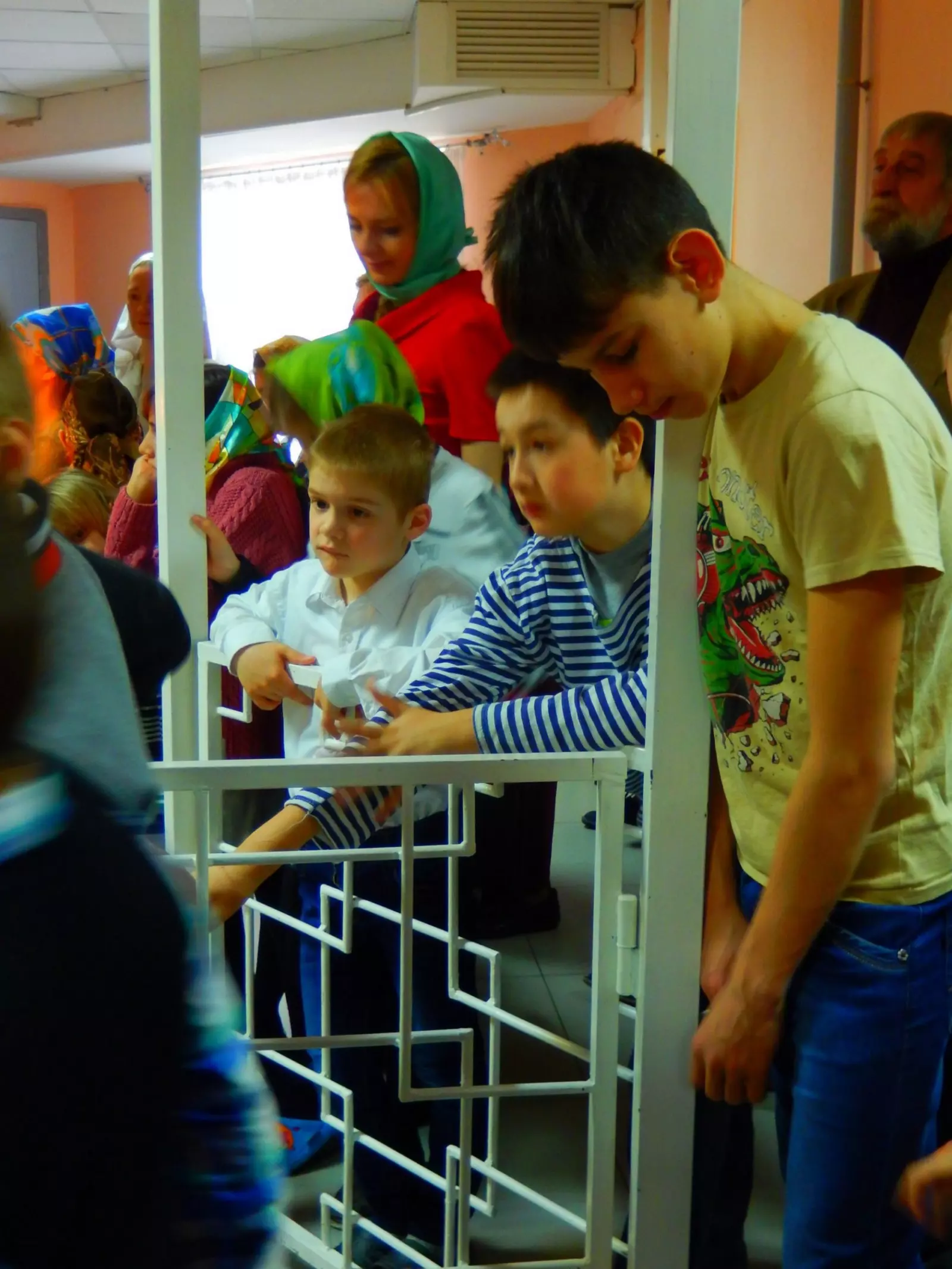 в храме